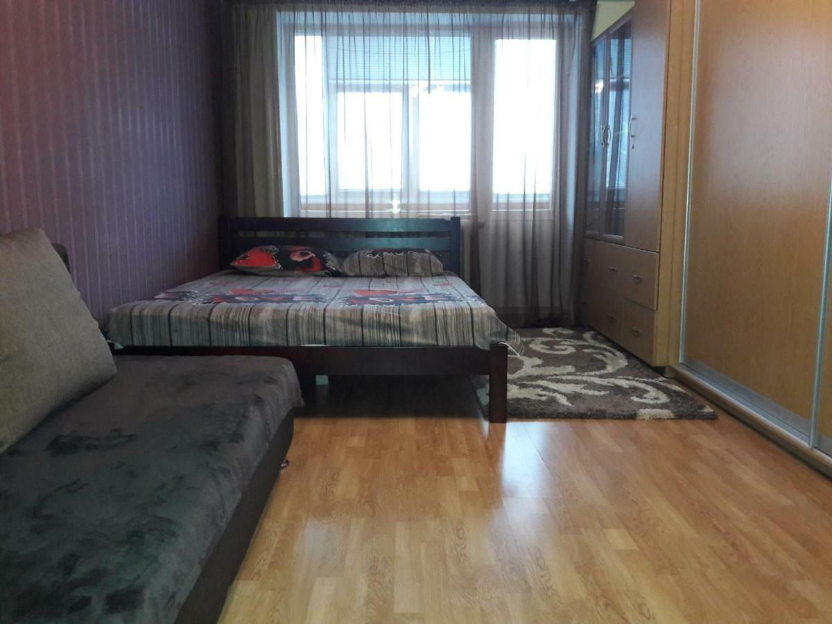 Apartment in the city center 체르니히우 외부 사진