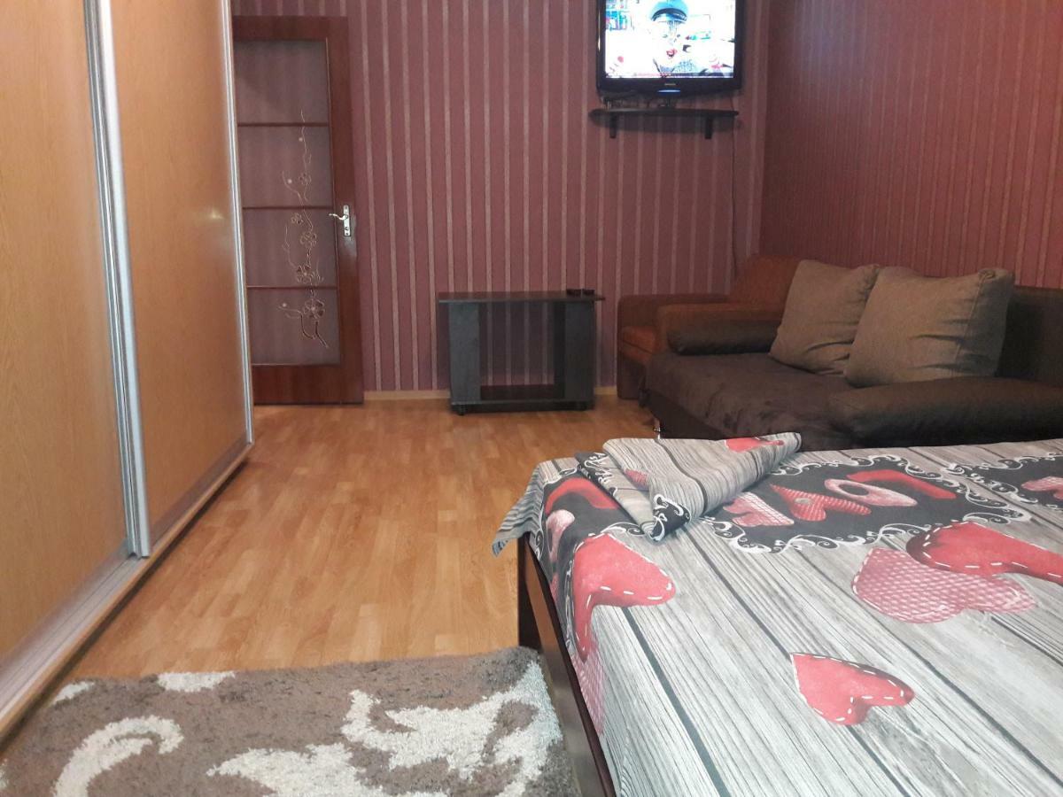 Apartment in the city center 체르니히우 외부 사진